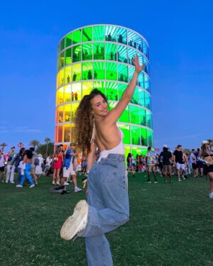 Sofie Dossi Instagram - Coachella finale 🤠