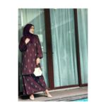 Erra Fazira Instagram – Tart Nanas!

Kuih tart nanas ni memang wajib ada setiap kali sambutan Aidilfitri!

Tanpa tart nanas emm.. rasanya tidak lengkap juadah kuih raya yang disediakan kepada tetamu yang bertandang ke rumah.

Ditambah pula dengan jus nanas yang menyegarkan serta karipap daging nanas yang ‘melting’.. rasanya memang ramai yang melekat kat rumah kita nanti!

Sebelah petang pula kita buat sapuan jem nanas dan mentega ke atas roti..nikmatinya bersama hirupan kopi o panas kaw…fuhh..

Dah dapat idea untuk menu jamuan yang menceriakan dan memeriahkan hari raya anda?

@Lembaga Perindustrian Nanas Malaysia

#aidilfitri
#syawal
#raya2023
#lpnm
#nanaspower