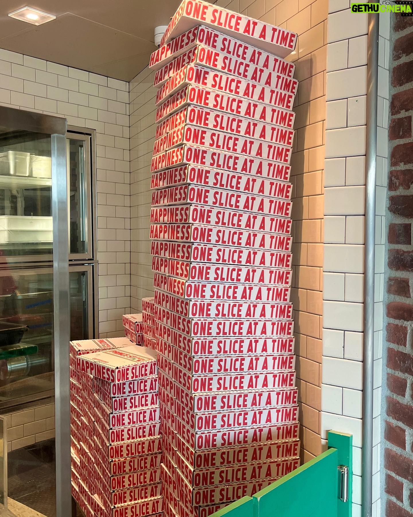 Jayden Bartels Instagram - one slice at a time🍕