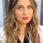Camilla Luddington Instagram - When your makeup artist busts you for adding extra makeup during finale filming 💄💋 @anivaleri.la