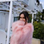Şevval Sam Instagram – Taro’mun gözünden😍💕🌺
@taroemir @yasakelmafox #yasakelmaset 
#anneoğul #pink