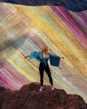 Kinsey Wolanski Instagram - Happy Earth day to our beautiful planet 💚 Thank you for having me.