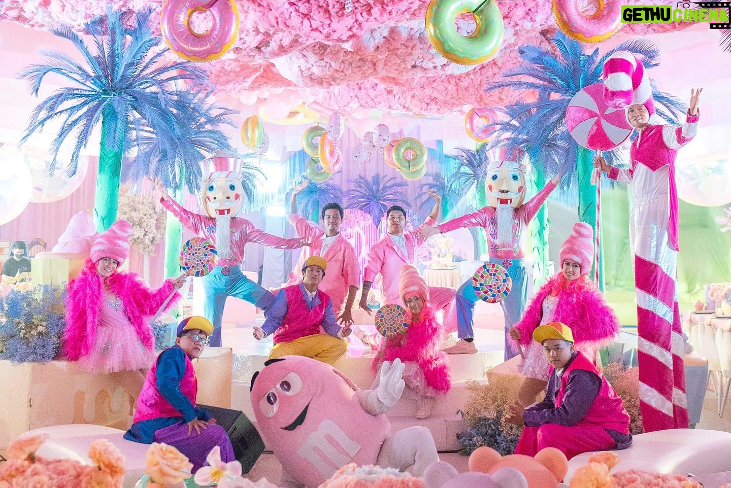 Jennylyn Mercado Instagram - Do you have a sweet tooth? 🍬Then you’re in for a treat. From a blank canvas, @whitespacemnl transformed into a #canDYLANd dream for @mercadojenny and @dennistrillo’s daughter Dylan’s first birthday! đźŤ
Yummy gummy bears, pastel palm trees, and life-size candies all around. At this party, desserts came first! All for our sweet little Dylan! 🥰
Full planning and Coordination:@vpeventsco @niceynice_
Event Designer: @gideonhermosa @houseofhermosaph
Catering: @juancarlocaterer
Lights & Sounds: @ignite.pro
Staging: @4thwall.group
Photo & Video: @niceprintphoto
Dessert Bar: @audreyspastries
Cake: @honeyglazecakes
Giveaway Kids: @insta_mug
Giveaway Adults: @kleankanteen_ph
Care Kit: @nina.leatherph
Photo booth: @poseandprint
Performer: @geraldine.a.uy
Food Carts:
@crepeglazik
@sweettooth.mgs
@festivesbyclustercones
@pufflesph
donutsonthego
@hotlinksph
@frose.cocktails
@pastapoloph
Play Area:
@cityjumpnslide
@thenestplayandpartypad
@pastelplay.ph
@printdivas
Uv Purifiers sponsored by @allerplasma
Crewmeal by @thepurplewok
Genset: Mc Lights Resources
Detail pictures by: @adrianardiente
#CaliforniaDreams #KidsParty