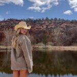 Kinsey Wolanski Instagram - Days like this 🤎🐴 
@roam.outdoor.adventures @cavelakescanyonranch 

#zion #roadtrip