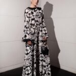 Karla Souza Instagram – Diosas de Plata Glam 

Look @chaneloficial
Stylist @danireyesoficial
Makeup @salvadorgonzalezmakeup
Hair @ernestovargas_hair
Pictures/Video @luismeza8
Zapatos @reginaromeromx

#pecime #diosasdeplata #lacaída #karlasouza #salvadorgonzalezmakeup #ernestovargashair #danireyes #reginaromeromx #chanel #chanelmx #chaneloficial