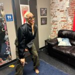 LeToya Luckett Instagram - ✨LAST NIGHT✨

Popped up on the good people of Delaware/ Philly for a surprise performance last night!! A good time was had as we rocked out to some of my R&B faves!! Shout out to @u_me_rnb for having me!! ❤️
✨LAST SWIPE FOR ENERGY✨
Peep the painting in the background by the lovely @cocoacanvas ❤️