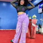 Chelsy García Instagram - En breve por @deextremo15 para hablar del concierto #MujeresDelMovimiento el 24 de Junio en el United Palace @mtw.live 

Mis pantalones son de @ingridfabulosa23 😍