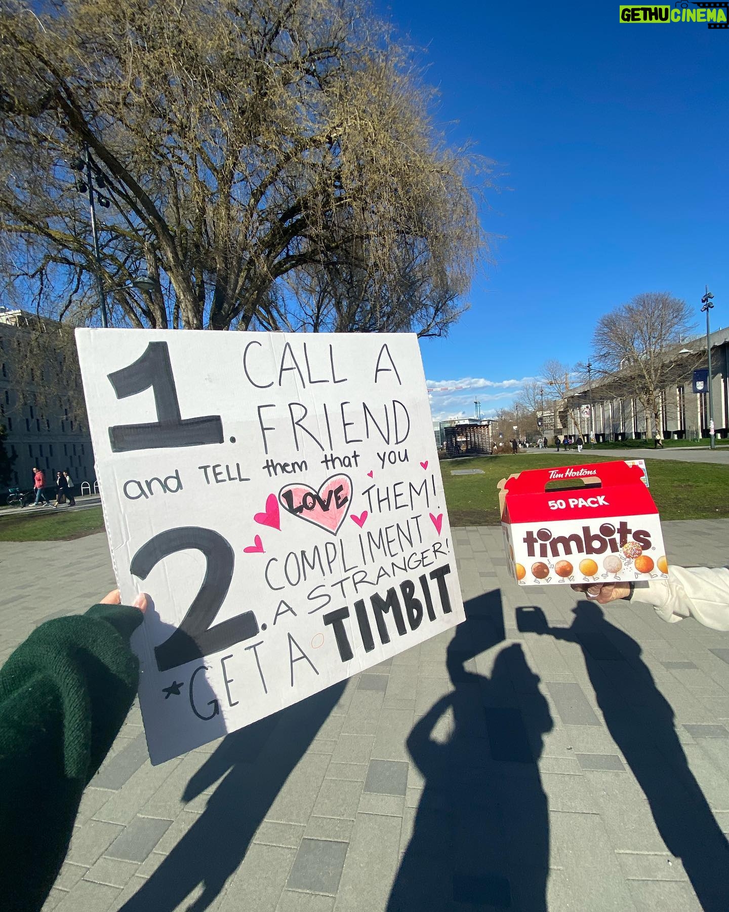 Anna Cathcart Instagram - cheers to first year university📣📚🫶 thanks @ ubc for one of my very favourite chapters