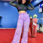 Chelsy García Instagram - En breve por @deextremo15 para hablar del concierto #MujeresDelMovimiento el 24 de Junio en el United Palace @mtw.live 

Mis pantalones son de @ingridfabulosa23 😍