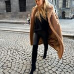 Bar Refaeli Instagram –