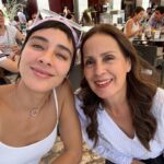 Esmeralda Pimentel Instagram – El amor de mi vida: MI MADRE ✨

Gracias mami @murguiaesmeralda por nuestra familia, por todo lo que tuviste que atravesar sola para sacar 5 hijos adelante. 

Siempre me permitiste explorar el mundo y llevar mi curiosidad hasta las últimas consecuencias. Aun así, tus brazos siempre estaban abiertos y tus oídos atentos a escucharme sin juicio y dejarme ser. 

Se que la única manera de devolverte todo lo que has hecho por nosotros, es siendo la mejor mujer que puedo ser.
🦋

TE AMO, MADRE
