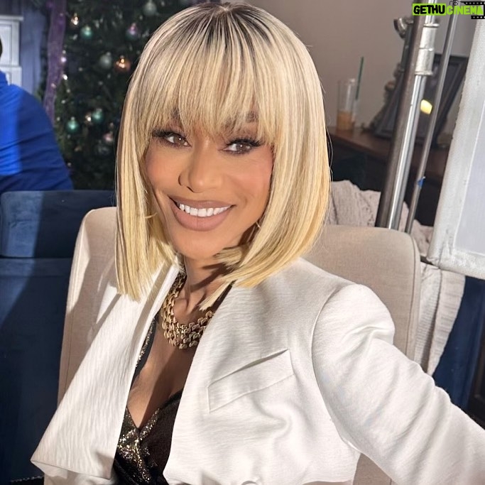 Tami Roman - 3 Likes - I decided to smile more just so y’all know these my real teeth 😂 Happy Hump Day 💛