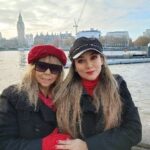 Sherlyn Instagram - Mi mamá: La mejor mujer que conozco en el mundo, no necesito que sea día de las madres para decirte lo agradecida que estoy de ser tu hija, eres el amor hecho persona, Dios te hizo un domingo con las estrellas más brillantes, nubes de todos los colores, rayos de amaneceres y atardeceres,olas azul crayola,mamá eres mi ejemplo de luz, templanza, paciencia y bondad! Que suerte la mía de tener a una mamá tan mágica @diaz.lory