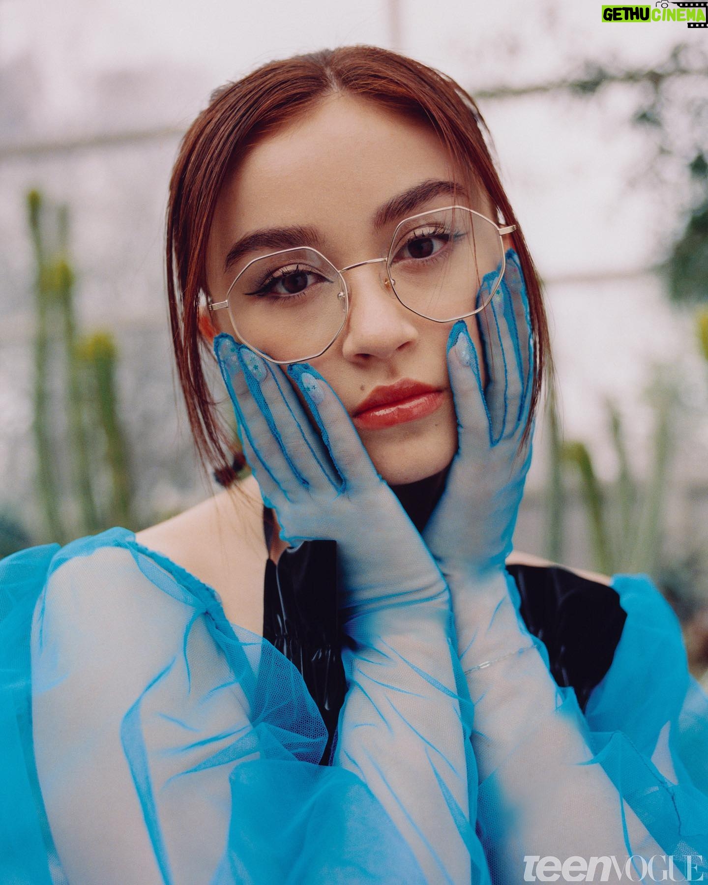 Anna Cathcart Instagram - i’m floored🥹 what an absolute dream. thank you @teenvogue it is an honour !!
Writer: @meeshkakim
Photographer: @anameizing
Stylist: @shebiaan
Hair Stylist: @chika_nishiyama
Makeup Artist: @ittts_sena
Manicurist: @wuwunails
Location: @brooklynbotanic
Art Director: @emilyzirimis
Senior Fashion Editor: @tchesmeni
Senior Culture Editor: @claire_ifying
Talent Director: @eugeneshevertalov