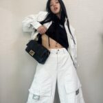 BIBI Instagram - #MarcJacobsXFendi #광고

@fendi @mrkimjones @silviaventurinifendi @delfinadelettrez @themarcjacobs