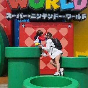 Sherlyn Instagram - Me divertí como niña! #mariobros #japon tener un hijo es volver a ver el mundo con ojos de sorpresa!!