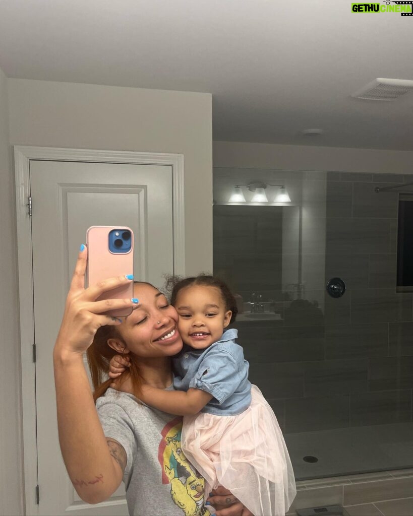 Zonnique Pullins Instagram - my best friend calls me mommy🥹
Happy Mother’s day to all the beautiful mothers!!!🌹