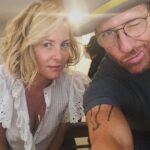 Jessica Capshaw Instagram - This guy. The other Christopher in my life.
Quite literally the coolest, kindest, most generous, talented, and hilarious guy in town... @mrchrismcmillan 
If I’m honest, I just love hanging out with him but the fact that he is at the top of his game and chops my hair like a boss is pretty cool too. 
Summertime bob/lob of love...
✂️❤️✂️❤️✂️❤️✂️❤️✂️❤️✂️