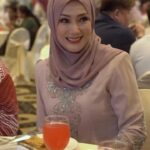 Erra Fazira Instagram – Majlis Hari Raya Pos Malaysia… 
Yang pasti… “Kami Menyampaikan Keceriaan” buat semua rakyat Malaysia 😘🥰🥰🥰