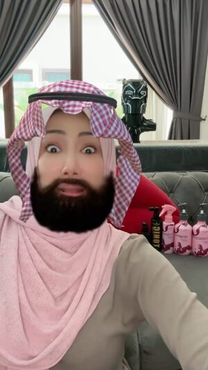 Erra Fazira Instagram - Ya salammmm..
Jumaat ni abang2 sheikh tak sheikh jgn lupa ngerjain solat jimaat yaaa… nanti kalau jumpa saya kat masjid jgn tak tegur pulak😉😄 
.
Rambut korang gugur? Ada beran guna @faithfleurhq..? tgk tu.. abg Faizal guna faithfleur sampai jambang tumbuh dgn riangnyaaa🤪😆😆
#Sendagurau #keepyoung