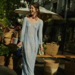 Georgina Amorós Instagram - La primavera, planes por Madrid, un paseo por el mercado de las flores y con @solandecabras mejor aún. 🌼