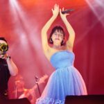 Şevval Sam Instagram - Unutulmaz konserlerden biri yine..Karadeniz Ereğlisi.🩵 buradan anlaşılmıyor ama bir düşünsenize 400.000 kişiye konser vermek nasıl inanılmaz bir duygu..🩵🩷🩵🩷🩵
Emeği geçen herkese çok teşekkürler 🎵🤩🌺⭐️💕🧿✌🏽🥰
Elbise : @tarikedizofficial 
Fotoğraflar: @halilguzel 
@kdzereglibeled 🧿