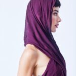Esmeralda Pimentel Instagram - A sus 33 años, Esmeralda Pimentel tiene claro la importancia de lo que es reconocerse a una misma para que te reconozcan los demás. La actriz mexicana ha llegado a España de la mano de Movistar como protagonista de Montecristo, una serie que la ha situado en la mirada del gran público y le ha dado la oportunidad de vivir una temporada en un país, el nuestro, del que parece no tener prisa por irse. Hablamos con ella de sus inicios, su explantación de pecho, su carrera o cómo un simple corte de pelo la liberó para ser ella misma.

Descubre la entrevista entera en el link de la bio

Por: @nhermosin 
Fotografía: @fernando_roi 
Estilismo: @hrhdiegogrimaldi 
Maquillaje: @helenaliebanas