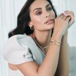 Renata Notni Instagram - La vida está llena de momentos especiales y hoy comparto con ustedes uno muy importante: ¡Me uno a la familia @bulgari !!

Estoy orgullosa de formar parte del legado de esta firma italiana, que representa elegancia y sofisticación; valores con los que me identifico plenamente. 

Juntos, continuaremos haciendo historia

#Bulgari #Serpenti #bulgariwatches
