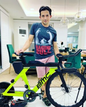 Jennylyn Mercado Instagram - Me: Baby, papicture please!
Den: Ok, pano ba? 
Me: Ganito
Den: Ok. 
😂🤣😹🤪✌🏻