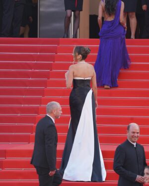 Amina Khalil Instagram - Last night was a dream ✨ @festivaldecannes 
Thank you to the Angenieux Tribute Committee for inviting me to share this special night with you all.. It was an honour 🙏🏼 @angenieuxlenses @orbis.media 

Special thanks to the amazing people who made this look come to life, i felt like a princess because of you… 🤍

Dress: @maisonyeya @yasmine.yeya 
Jewels: @chopard 
MUA: @nohaezzeldinmua and @charlottetilbury @charlottetilburyarabia 
Hair: @rafilotoma @alsagheersalons @alsagheerparis Photos: @hamedz199 @vittoriozuninocelotto