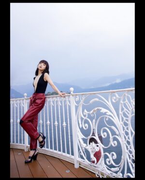 Victoria Song Instagram - Thank you for inviting me.❤️ This collection is very exciting.
#LVCRUISE24
@Louisvuitton
#Louisvuitton