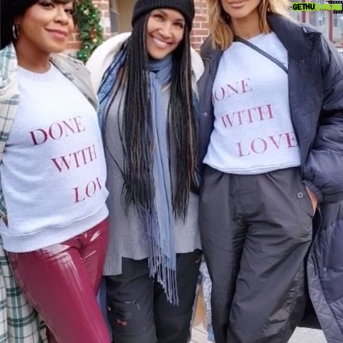 Tami Roman - 47.3K Likes - MY WHOLE LIFE A MOVIE! They got @tichinaarnold to STAR IN 💫 and @terrijvaughn to direct 🎥 So Fly Christmas 💛
#WorkinWitABoss #BlackGirlMagic #BigBankTakeLilBank #ThankYouGod #SoFly #RomCom #LivingMyDreams