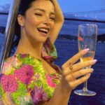 Merve Boluğur Instagram -