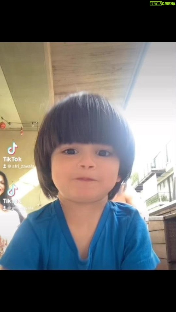 脕frica Zavala Instagram - Alguien se rob贸 el #tiktok 馃槏 #bebeleon #mylove