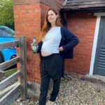 Bonnie Wright Instagram - England in May 🤍 and yes the last slide is a non-alcoholic peroni 🍻