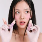 BIBI Instagram - 이번 컨셉 어때요?! 핑키핑키한 비비도 괜찮죠? 🥰
 
장난감처럼 귀여운 제품의 정체는 디어달리아의 #비건블러셔 인데요! 리퀴드 타입으로 팁이 따로 있어서 양 조절해서 바르기도 편하고 수채화 색감들이라 볼에 얹으면 생기 있어 보여요 ❤️
 
#디어달리아 #DearDahlia #BIBI #디어달리아x비비 #페탈드롭블러쉬 #비비블러셔 #비건블러셔 
 
@deardahlia_beauty @deardahlia_kr