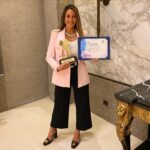 Amina Khalil Instagram - شكراً جزيلاً علي التكريم والجايزة الجميلة دي عن مسلسل الهرشة السابعة  من المجلس القومي للمرأة 
@ncwegypt 
وشكراً للدكتورة مايا مرسي علي دعمها دايماً وعلي التقدير لكل الاعمال الدرامية التي تتحدث عن قضايا المرأة في موسم رمضان.. مبروك لكل صناع العمل و مبروك لكل الفنانات وشكراً جداً 🤍 @maya.morsy.egypt