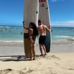 Jessie Reyez Instagram - 1. Handstand progress   new song with @deyaz out nowww hose (I’ll scream 🫠)
2. Hawaii with some of the squadazz 
3. Squats and ocean therapy 
4. Simple fixes 
5. I dont care I like them 
6. Home abroad 
7. Did u kno that a fathom is a metric underwater 
8. Memz feat Junia 
9. Ambiguous stitches 
10. Life’s just a series of highs and lows