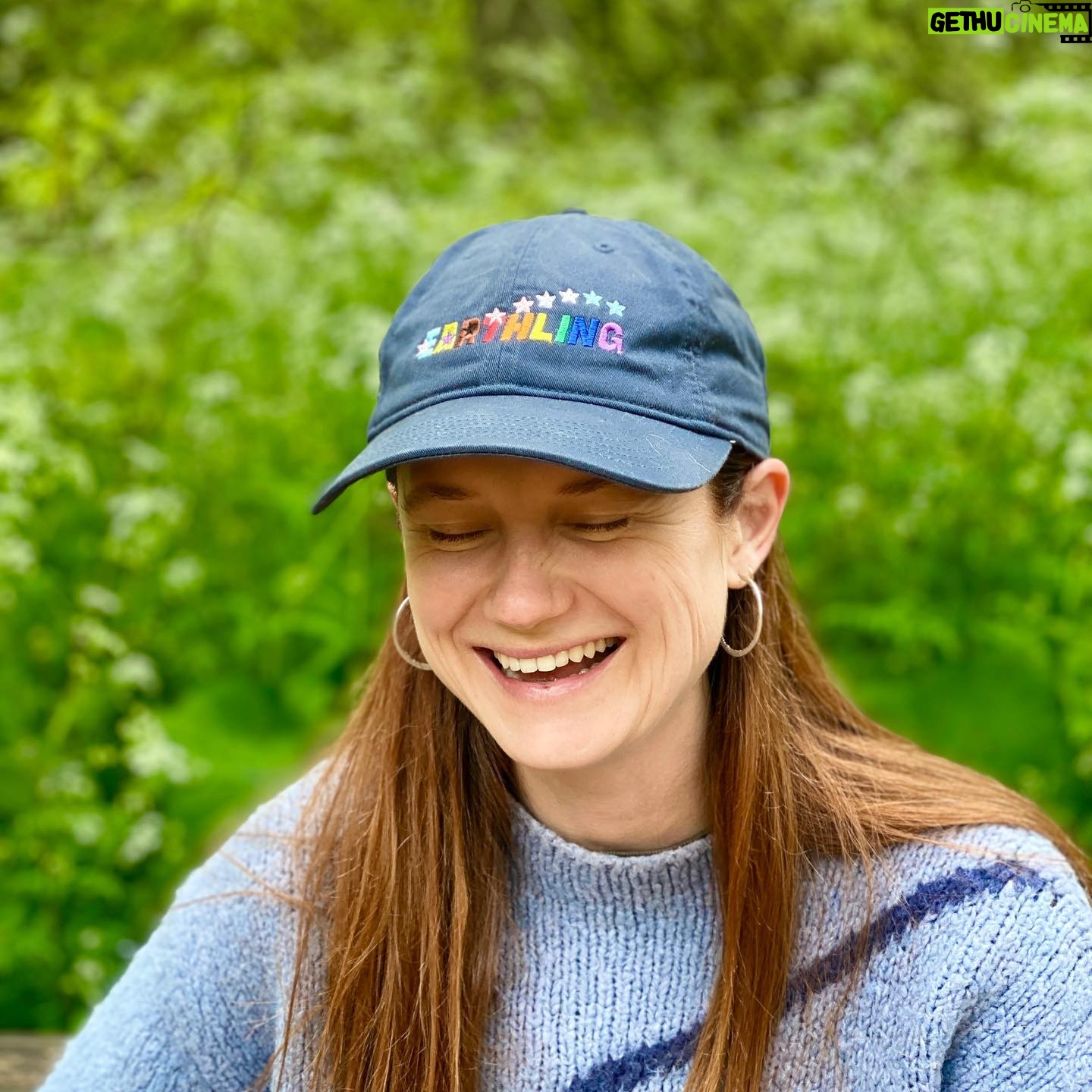 Bonnie Wright Instagram - Say hello to Go Gently’s pride EARTHLING organic cotton baseball cap 🌈🧢 We made this special cap for our documentary TV show hosted by @thisisbwright and @pattiegonia The show is all about celebrating the beautiful spectrum of identities of the folks working to address the climate crisis. The caps are now available for everyone to enjoy as they celebrate love and equality this summer!
$5 from each hat sold will be donated to @bravetrails, a non-profit organization with the mission of connecting LGBTQ youth to their people, place, and passion. They offer leadership summer camps in California & Maryland, family camps, backpacking, mental health services, and year-round leadership programming. You can learn more about Brave Trails at www.bravetrails.org or by following them @bravetrails
🧢The base colour is navy blue and is made from organic cotton with an adjustable strap for size. Each letter and star represent the colors of the current pride flag. Happy Pride Earthlings 🌈