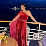 Hend Sabry Instagram - #ThrowbackThursday @hotelducapedenroc 
@honaydaofficial 
@junior_cedeno @diorbeauty @dessangeparis @romaindurandhair