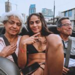 Jessie Reyez Instagram - 1. Handstand progress   new song with @deyaz out nowww hose (I’ll scream 🫠)
2. Hawaii with some of the squadazz 
3. Squats and ocean therapy 
4. Simple fixes 
5. I dont care I like them 
6. Home abroad 
7. Did u kno that a fathom is a metric underwater 
8. Memz feat Junia 
9. Ambiguous stitches 
10. Life’s just a series of highs and lows
