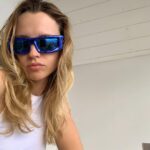 Angèle Instagram – My dog wears it better je sais