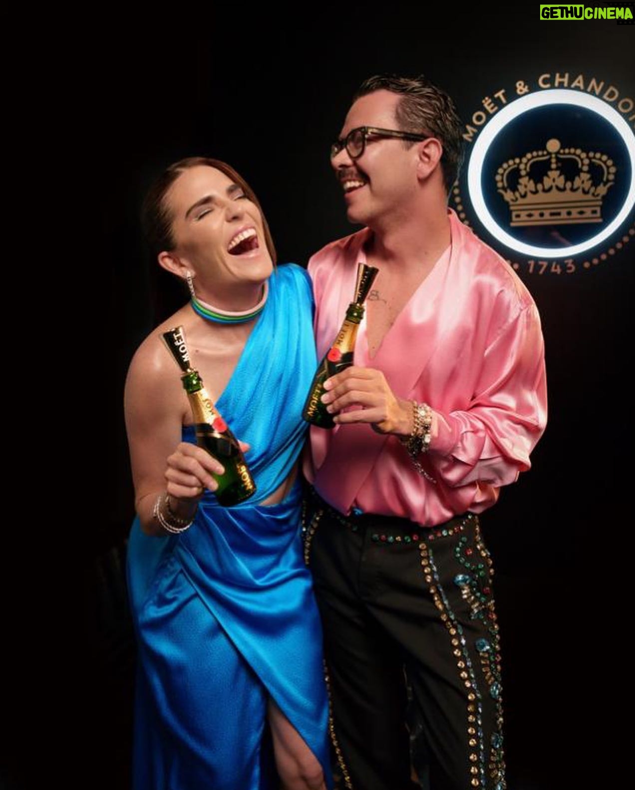 Karla Souza Instagram - Feliz de haber podido estar de nuevo en el Festival Internacional de Cine de Guadalajara @ficg y @estrellaaraiza por invitarnos junto estoy muy emocionada de poder trabajar con Toast for a Cause @moetchandon #toastforacause para promover la perspectiva de género en las vocaciones cinematográficas y por invitarme a ser jurado de incubadora de guiones.
Happy to have been able to be once again at the Guadalajara International Film Festival @ficg. Thank you @estrellaaraiza for all your support and for collaborating with @moetchandon #ToastforACause to promote gender perspective in film vocations, and for inviting me to be a judge for the script incubator.
Makeup @gusbortolotti
Hair @ernestovargas_hair
Stylist @danireyesoficial
Dress @krisgoyri
Jewelry @bulgari