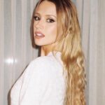 Angèle Instagram – 🎀🎀