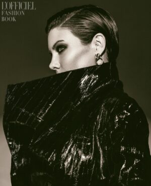 Lauren Cohan Instagram - Thank you L’Officiel: @lofficielau and @mikeruizone …

It was a true pleasure to channel this vibe. 

Photography: Mike Ruiz @mikeruizone
Editor-in-Chief: Dimitri Vorontsov @dimitrivorontsov
Stylist: Star Burleigh @starburleigh
Make-up: Tamah @tamah_krinsky
Hair: Ryan Taniguchi @ryannyc

@amcthewalkingdead #DeadCity