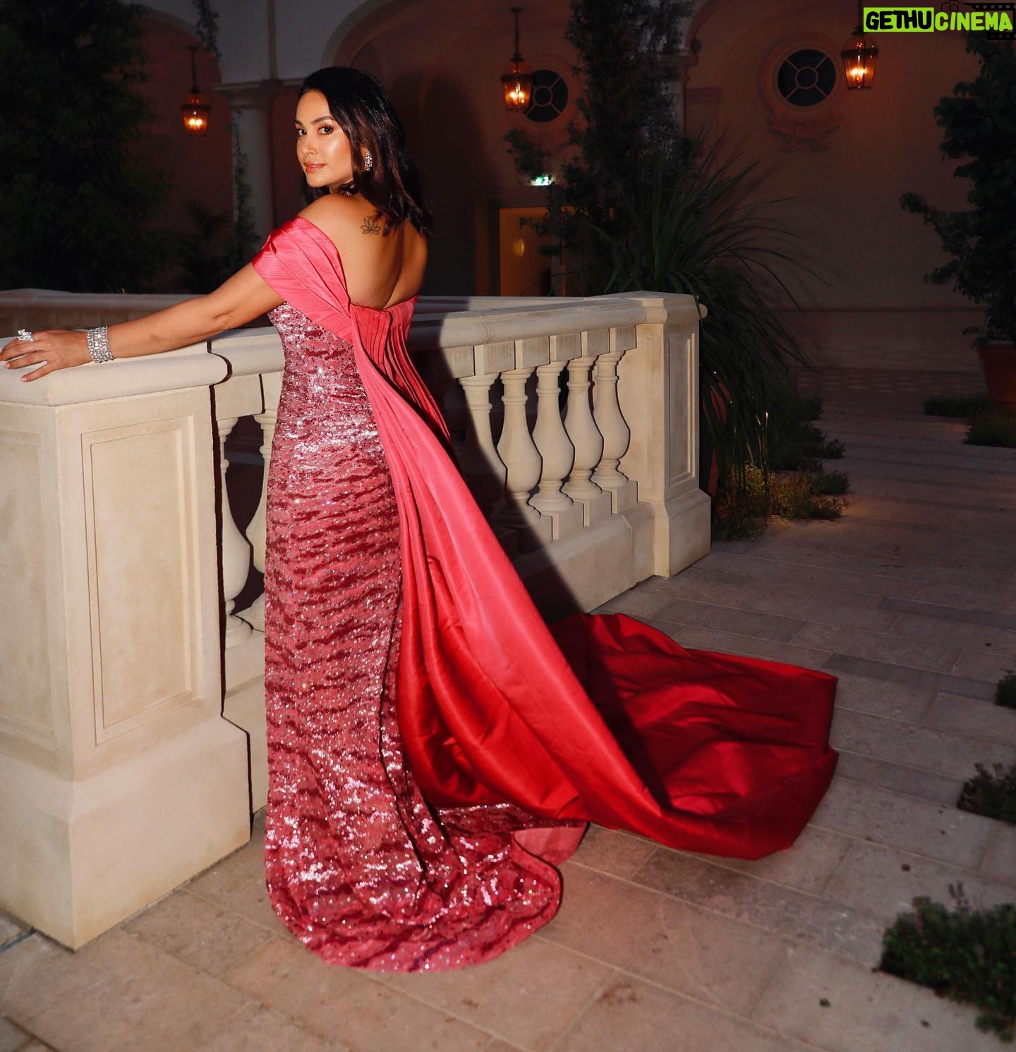 Hend Sabry Instagram - #throwback 💗💗💗
@alikaroui @cartier
@karlphotography