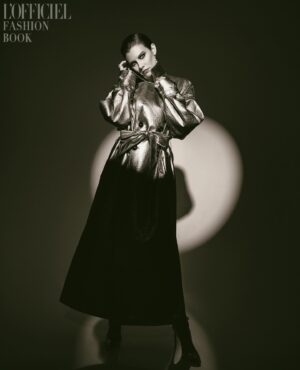 Lauren Cohan Instagram - Thank you L’Officiel: @lofficielau and @mikeruizone …

It was a true pleasure to channel this vibe. 

Photography: Mike Ruiz @mikeruizone
Editor-in-Chief: Dimitri Vorontsov @dimitrivorontsov
Stylist: Star Burleigh @starburleigh
Make-up: Tamah @tamah_krinsky
Hair: Ryan Taniguchi @ryannyc

@amcthewalkingdead #DeadCity