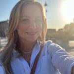 Jessica Capshaw Instagram - Paris is always a good idea... 🇫🇷

@dorchestercollection 
@lemeuriceparis 
#DCmoments