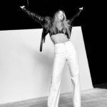 Bar Refaeli Instagram – 🤍🖤🤍