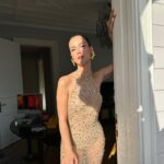 İrem Helvacıoğlu Instagram - Bu kadar ışıltılı hissetmemin yaratıcıları var ✨✨✨✨
 Styling: @aliarisso 
hair&Makeup: @alpkavasoglu